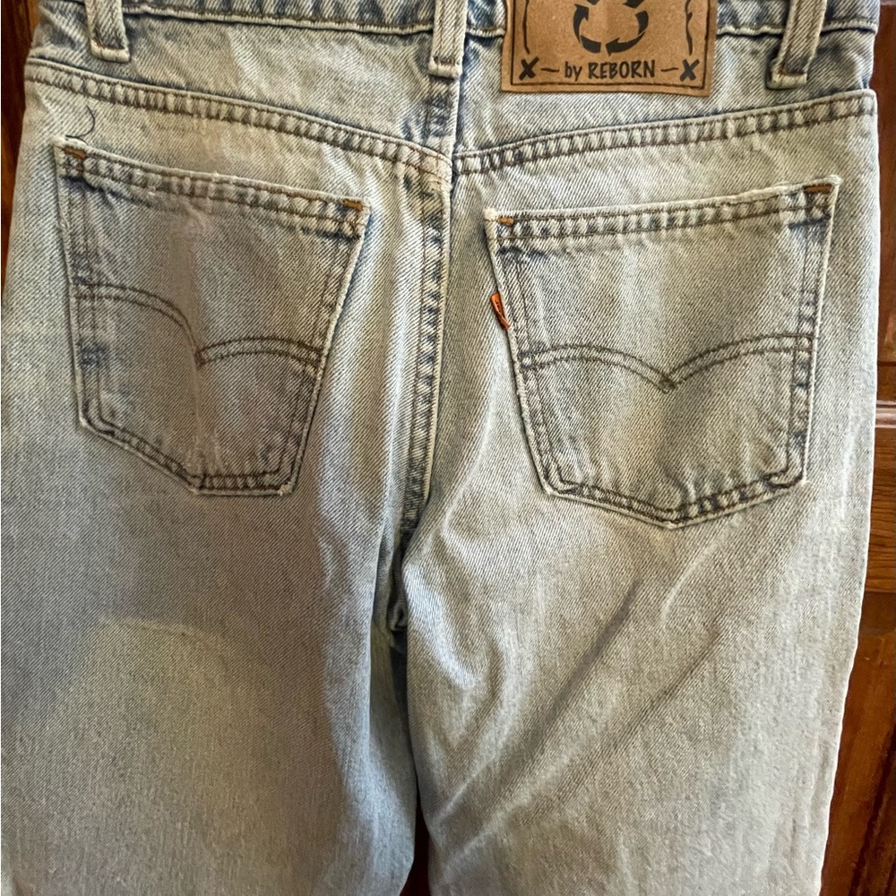 Levi's Blue Boyfriend Jeans with Distressed Star Design - Picture 4 of 5